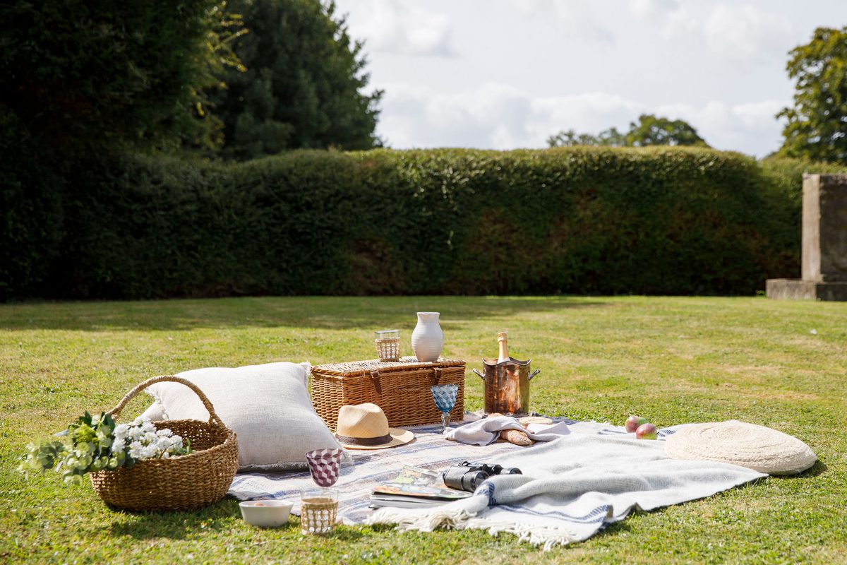 Embers West Sussex garden picnic scene